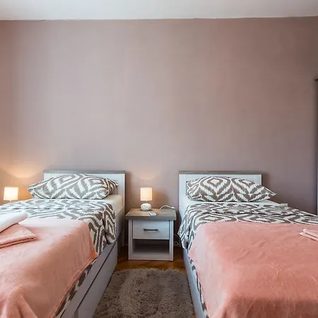 Drago 2br Apt. In Old Town * 扎达尔