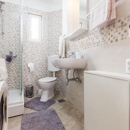 Drago 2br Apt. In Old Town *