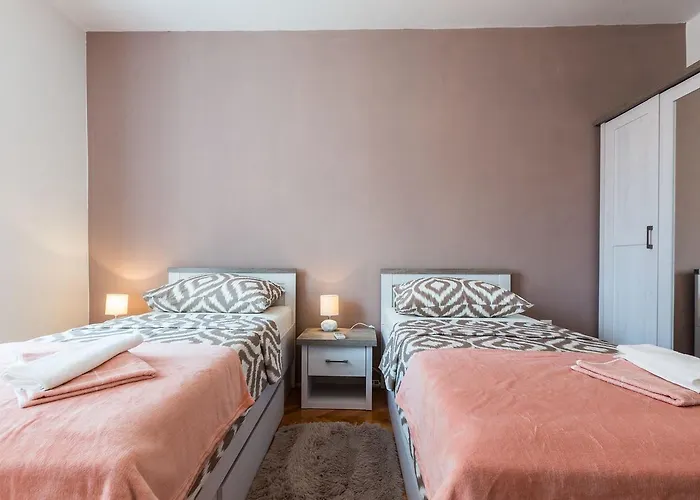 Drago 2br Apt. In Old Town * Zara