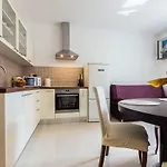 Drago 2br Apt. In Old Town