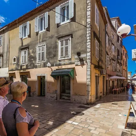 Drago 2br Apt. In Old Town