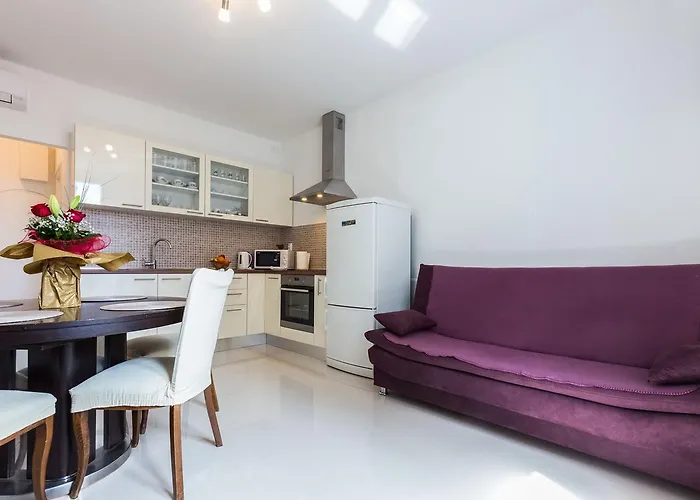 Апартаменты Drago 2br Apt. In Old Town *