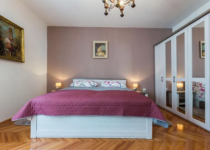 Drago 2br Apt. In Old Town Апартаменты *