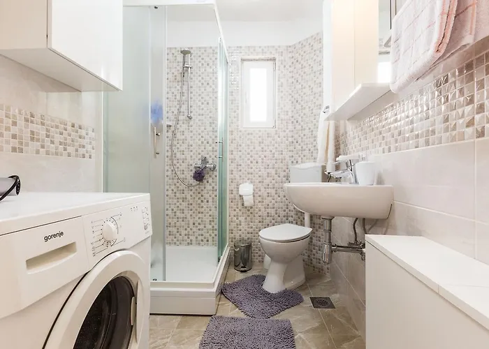 Апартаменты Drago 2br Apt. In Old Town