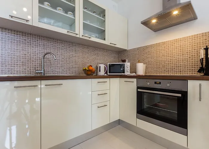 Drago 2br Apt. In Old Town *